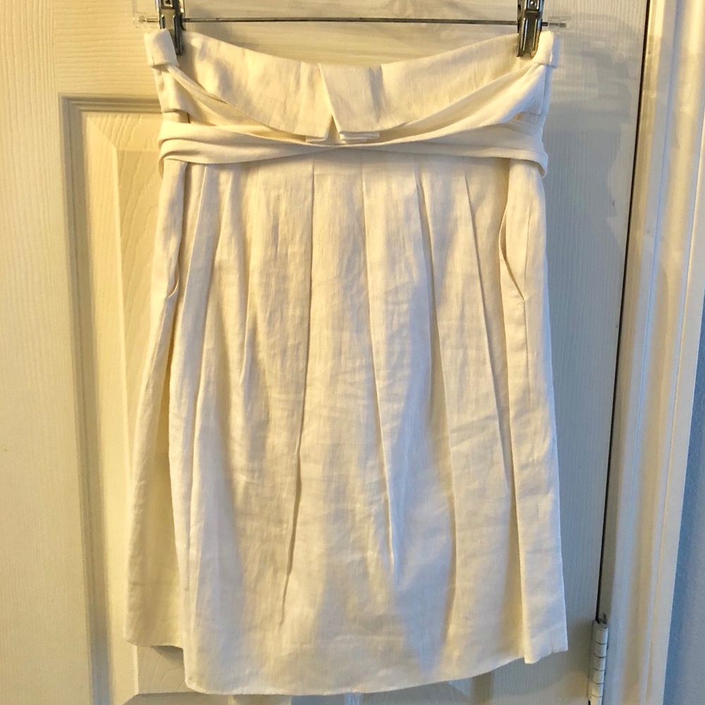 BCBGMaxAzria white linen skirt with pockets